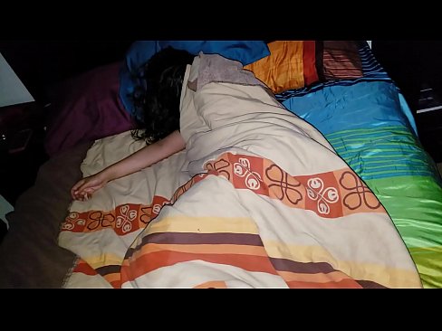 ❤️ Stepson dema ku di xew de ye, xatirê dayika xwe ya ciwan dike. ❤️❌ Pornoya rûsî li ku.porn-93.ru ❌️❤
