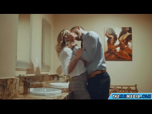 ❤️ Gava ku blondeyek busty we di nav hewşek gelemperî de dixapîne ❤️❌ Pornoya rûsî li ku.porn-93.ru ❌️❤